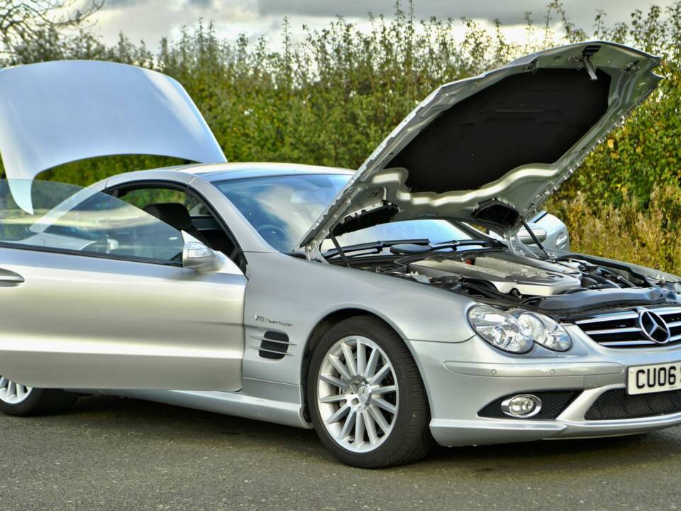 Imagen 28/50 de Mercedes-Benz SL 55 AMG (2006)