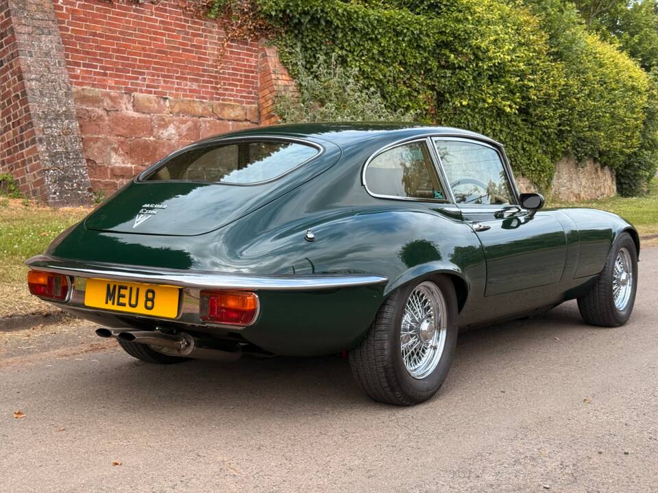 Afbeelding 15/17 van Jaguar E-Type V12 (2+2) (1973)