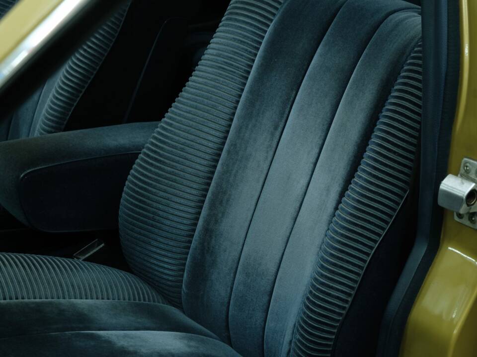 Image 27/76 of Mercedes-Benz 350 SEL (1977)
