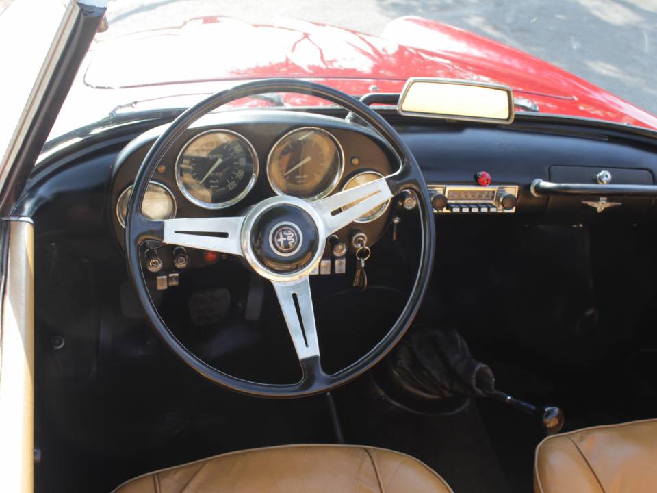 Immagine 9/28 di Alfa Romeo 2000 Spider (1961)