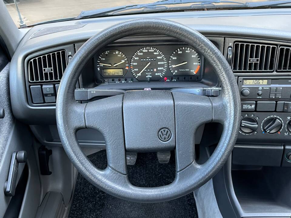 Image 13/33 of Volkswagen Passat 1.8 (1989)