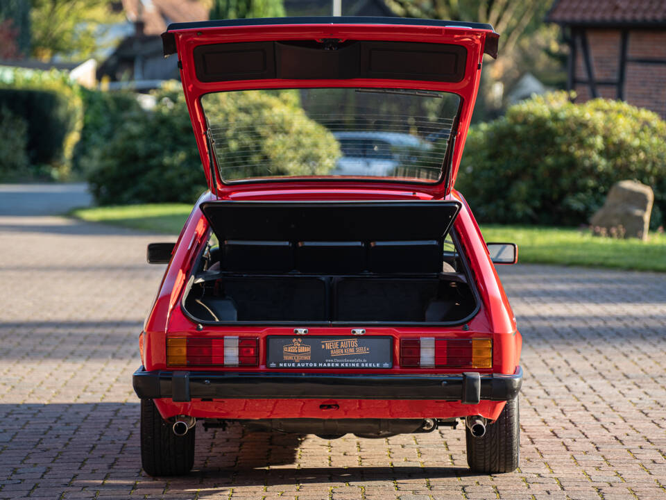 Image 20/79 de Ford Capri 2,8i (1982)