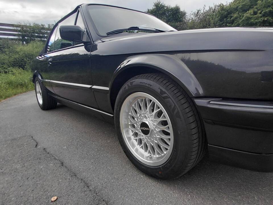 Immagine 48/53 di BMW 320i (1989)