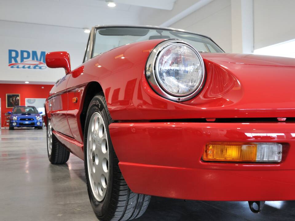 Imagen 6/30 de Alfa Romeo 1.6 Spider (1992)