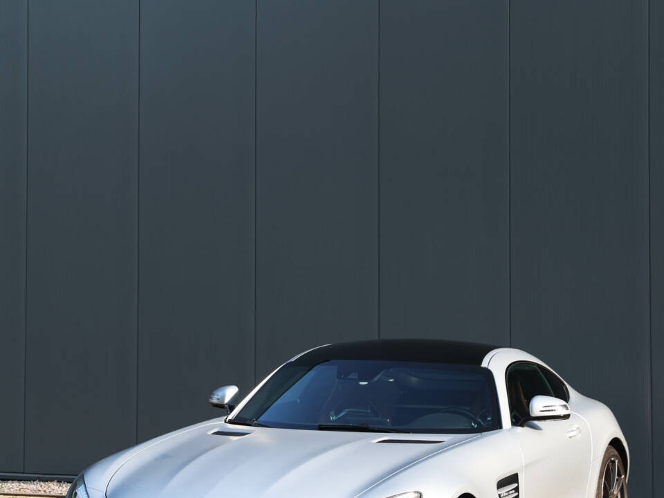 Image 26/56 of Mercedes-AMG GT-S (2017)