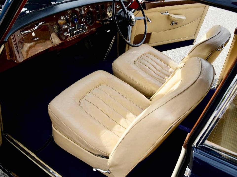 Image 23/50 of Bentley S 1 Continental (1956)