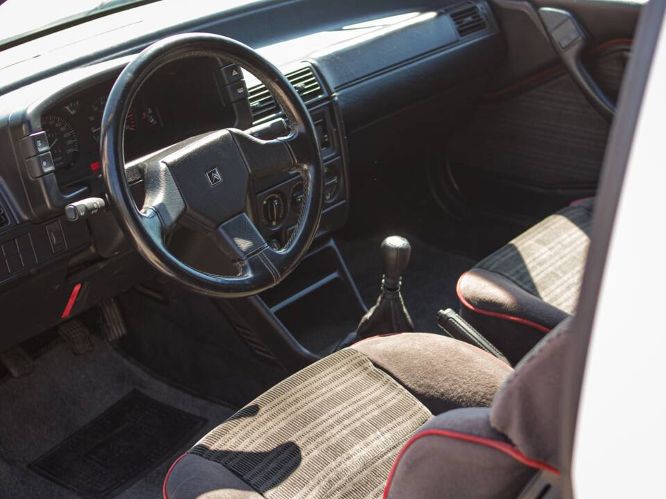 Bild 24/52 von Citroën ZX 2.0i 16v (1993)