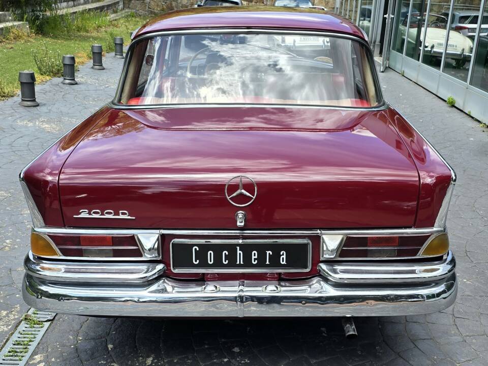 Image 3/21 of Mercedes-Benz 200 D (1968)