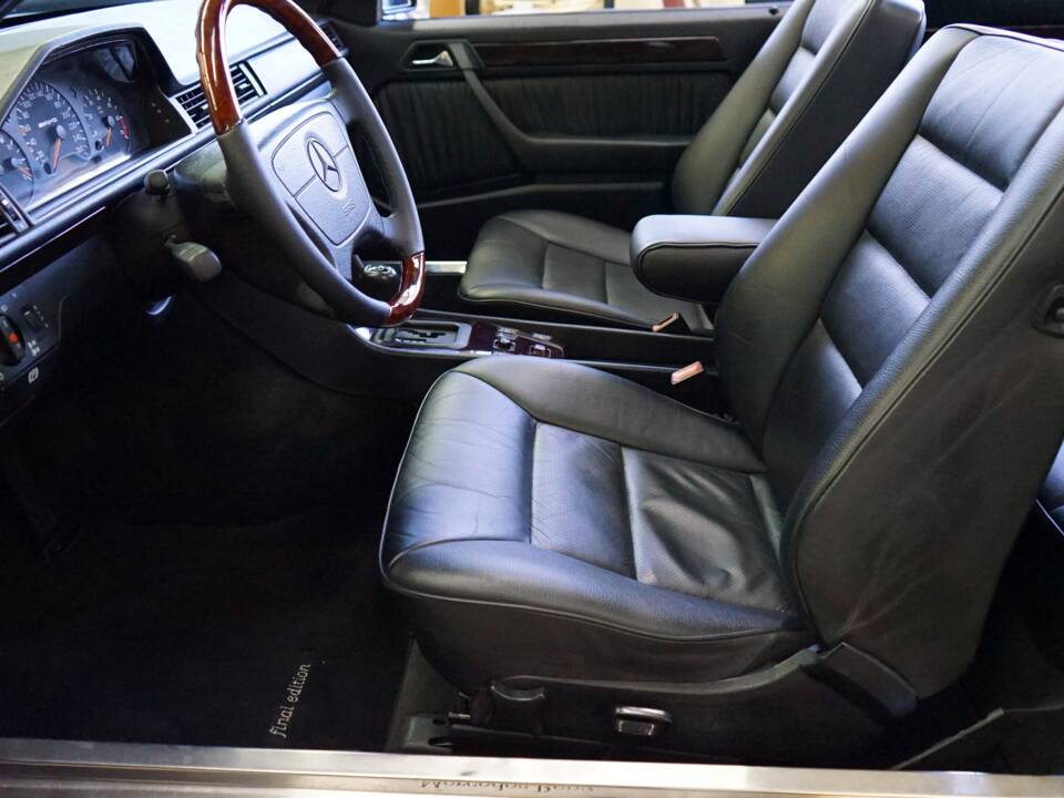 Bild 32/69 von Mercedes-Benz E 320 "Final Edition" (1997)