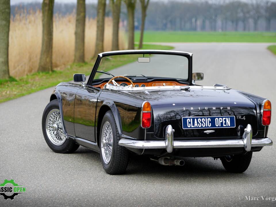 Image 31/37 of Triumph TR 4 (1965)