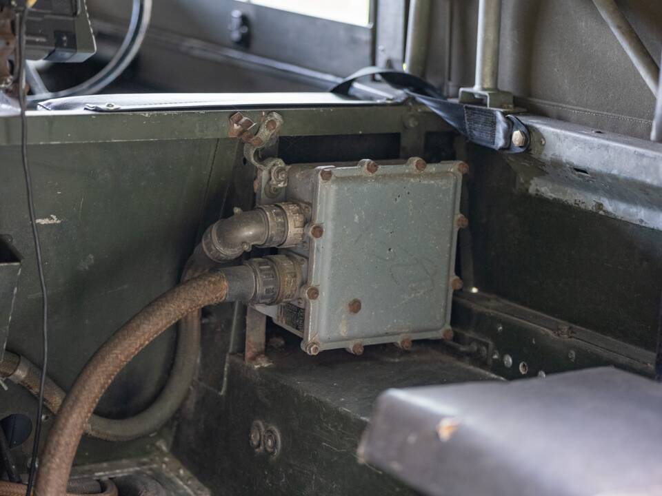 Image 22/50 de Land Rover 88 (1974)