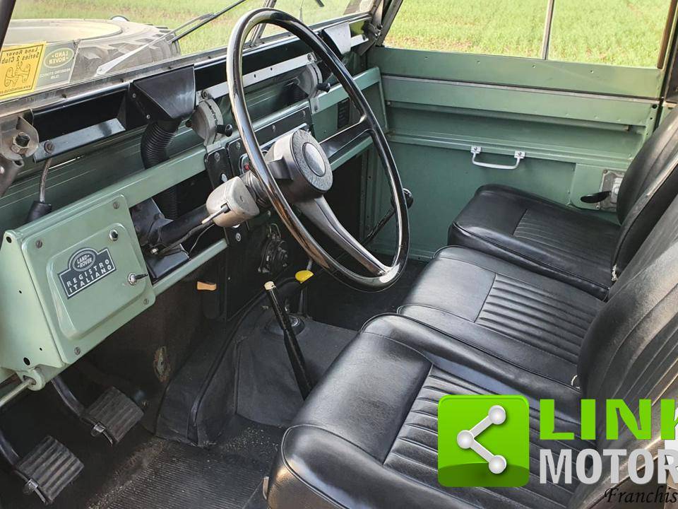 Image 5/10 of Land Rover 88 (1971)