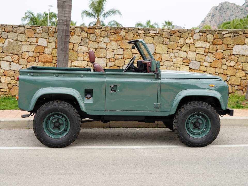 Bild 6/37 von Land Rover 90 (1987)