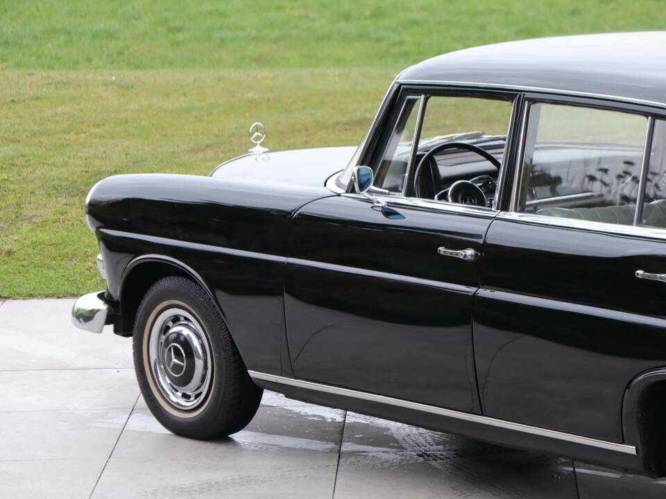 Afbeelding 36/50 van Mercedes-Benz 230 S (1967)