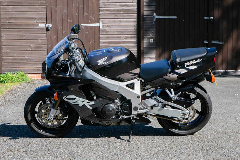 Immagine 2/24 di Honda CBR 900RR Fireblade (1992)