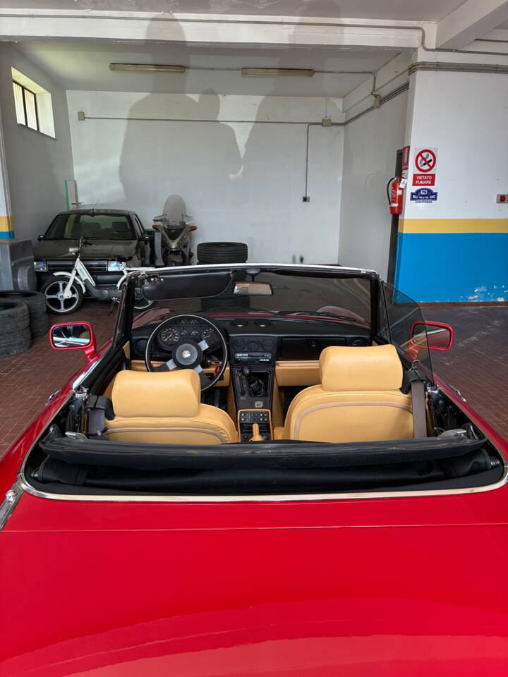 Image 7/23 of Alfa Romeo 1.6 Spider (1991)