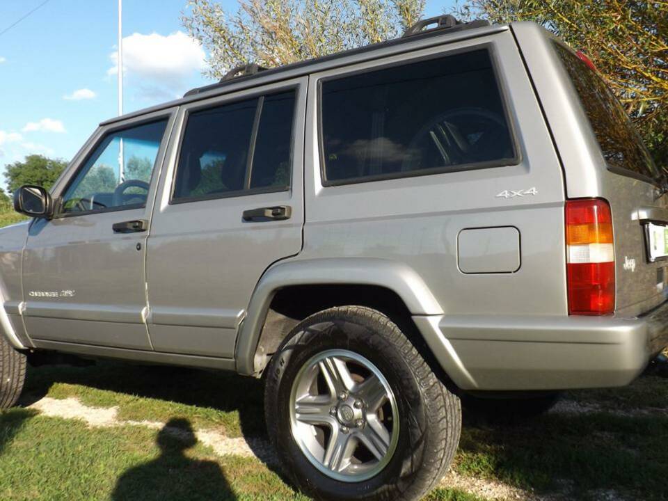 Imagen 47/50 de Jeep Cherokee 2.5 TD (2000)