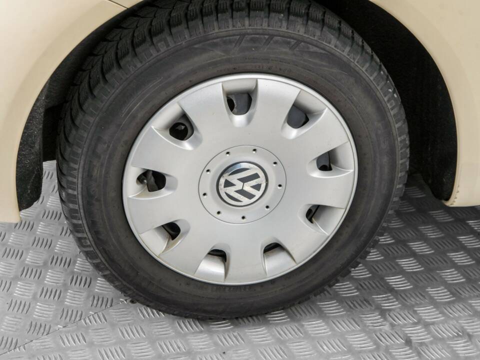 Bild 29/50 von Volkswagen New Beetle 1.6 (2003)