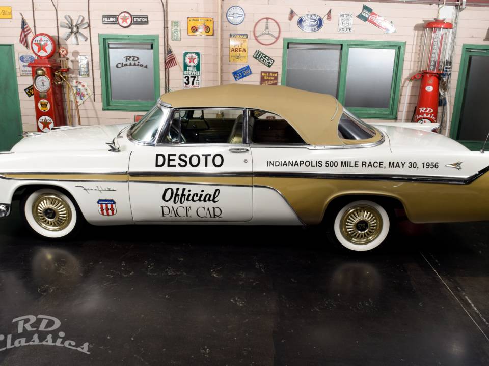 Bild 44/50 von DeSoto Fireflite Indy 500 Pace Car (1956)