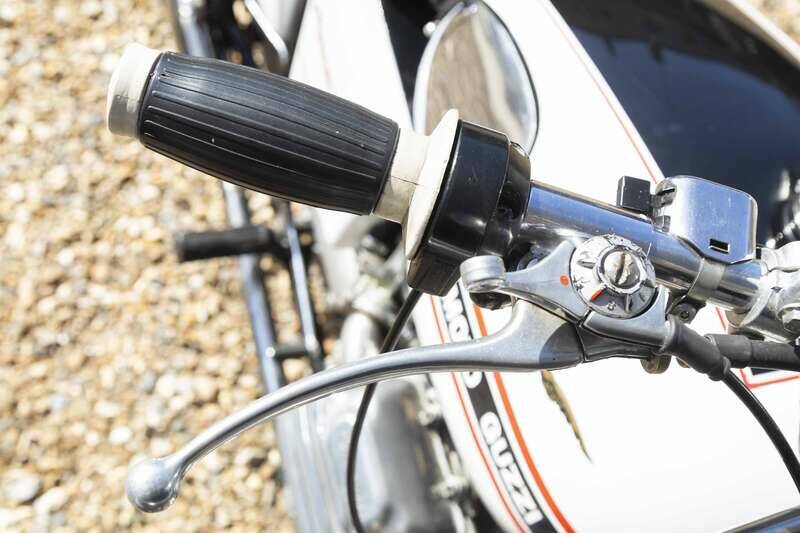 Image 30/36 of Moto Guzzi V 7 Special (1970)