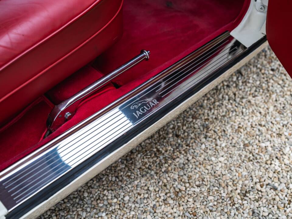 Bild 29/51 von Jaguar 240 (1968)