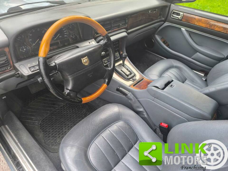 Image 3/10 of Jaguar XJ 6 4.0 Sovereign (1995)