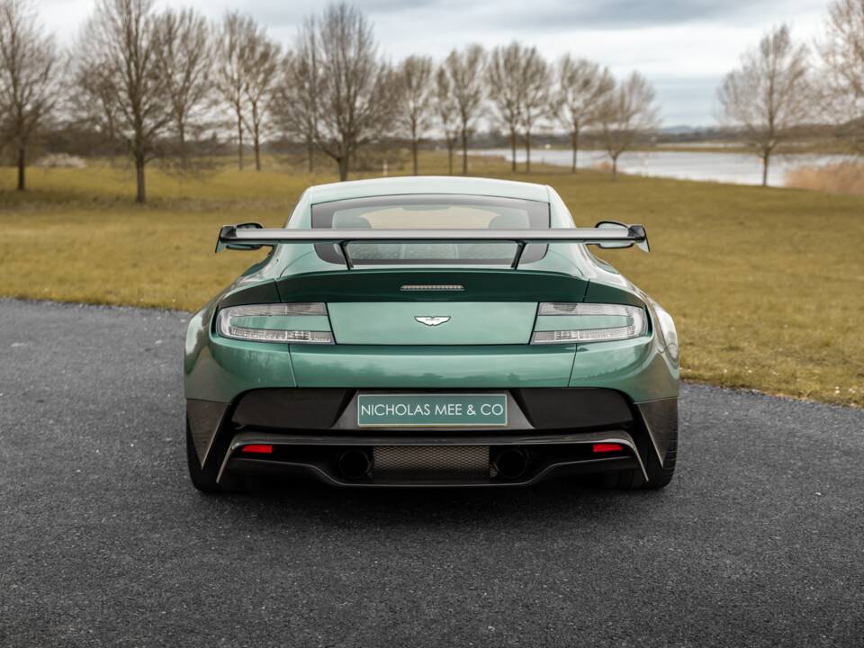 Image 36/65 de Aston Martin Vantage GT8 (2017)