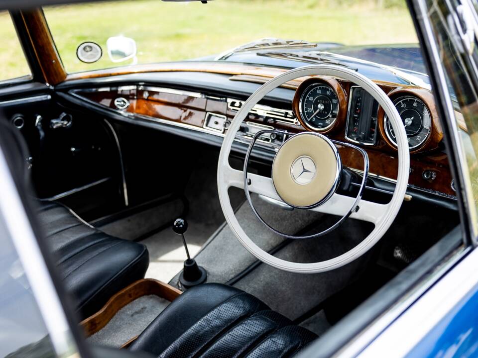 Afbeelding 27/62 van Mercedes-Benz 300 SE (1965)