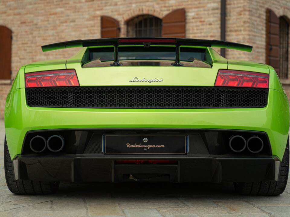 Image 15/50 of Lamborghini Gallardo LP 570-4 Superleggera (2011)