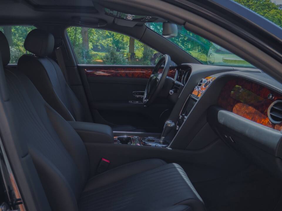 Imagen 48/68 de Bentley Flying Spur V8 S (2017)