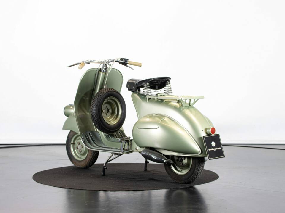 Immagine 2/50 di Piaggio Vespa 125 (1950)