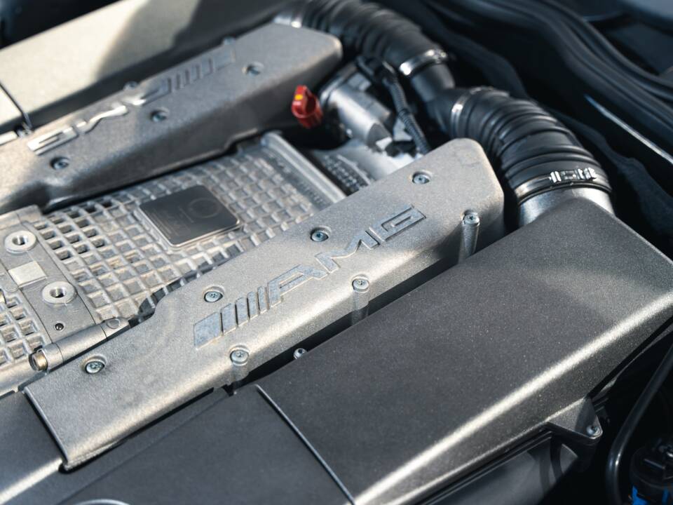 Image 19/31 of Mercedes-Benz SL 55 AMG (2003)