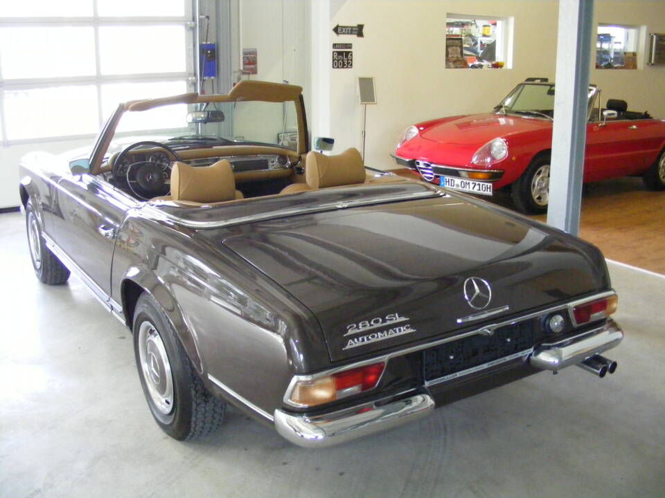 Image 30/36 of Mercedes-Benz 280 SL (1970)