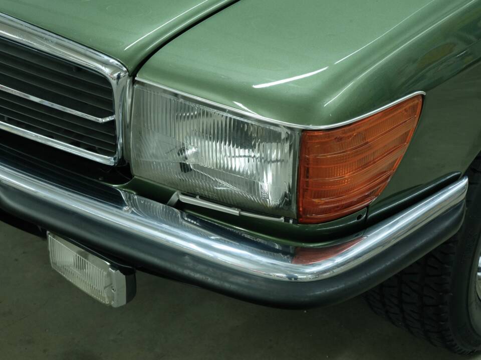 Image 49/50 de Mercedes-Benz 350 SLC (1973)