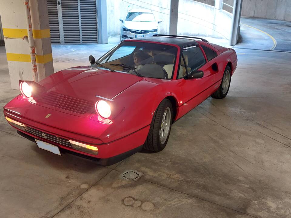 Image 5/12 de Ferrari 328 GTS (1986)