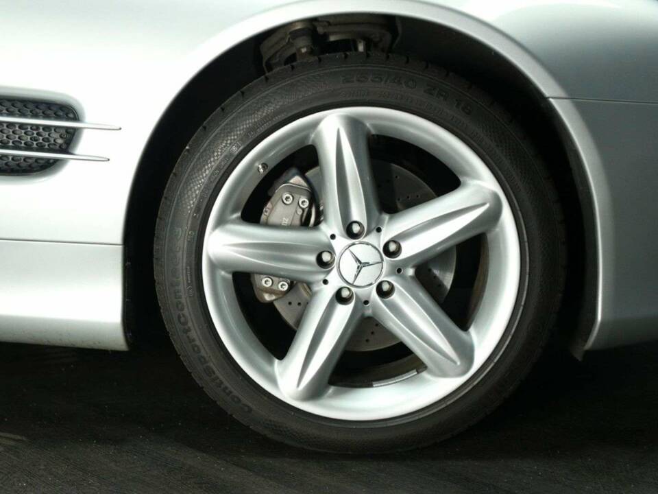 Immagine 30/30 di Mercedes-Benz SL 500 (2006)