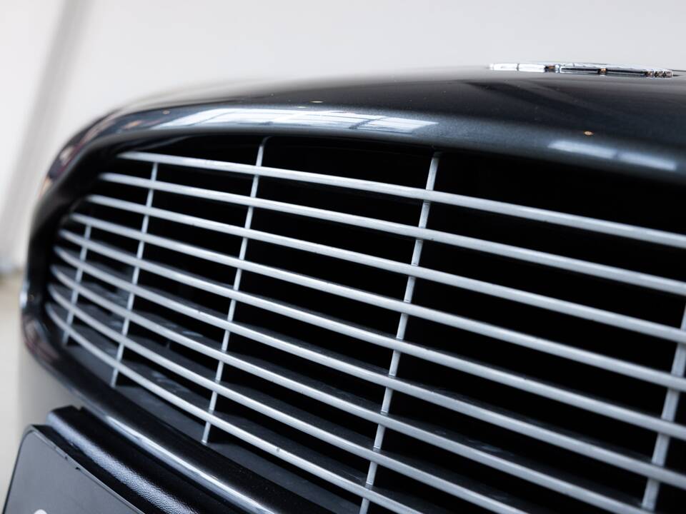 Image 23/31 de Aston Martin V12 Vanquish (2004)