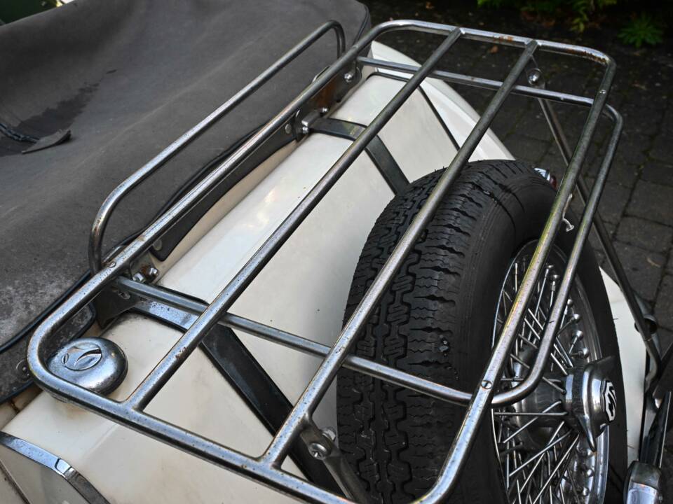 Image 37/50 of MG TF 1500 (1954)