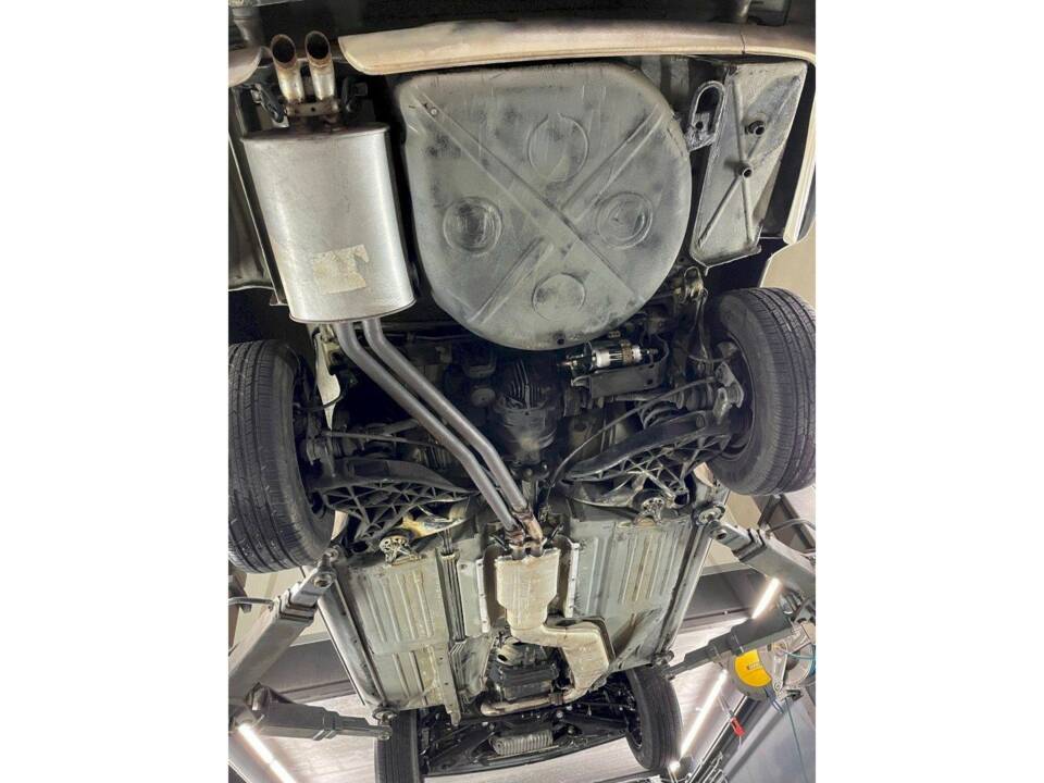 Image 30/36 of Mercedes-Benz 560 SL (1988)