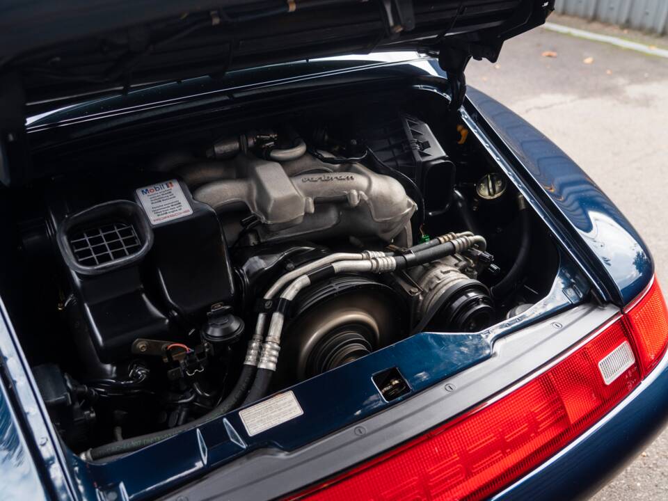Image 20/68 of Porsche 911 Carrera (1997)