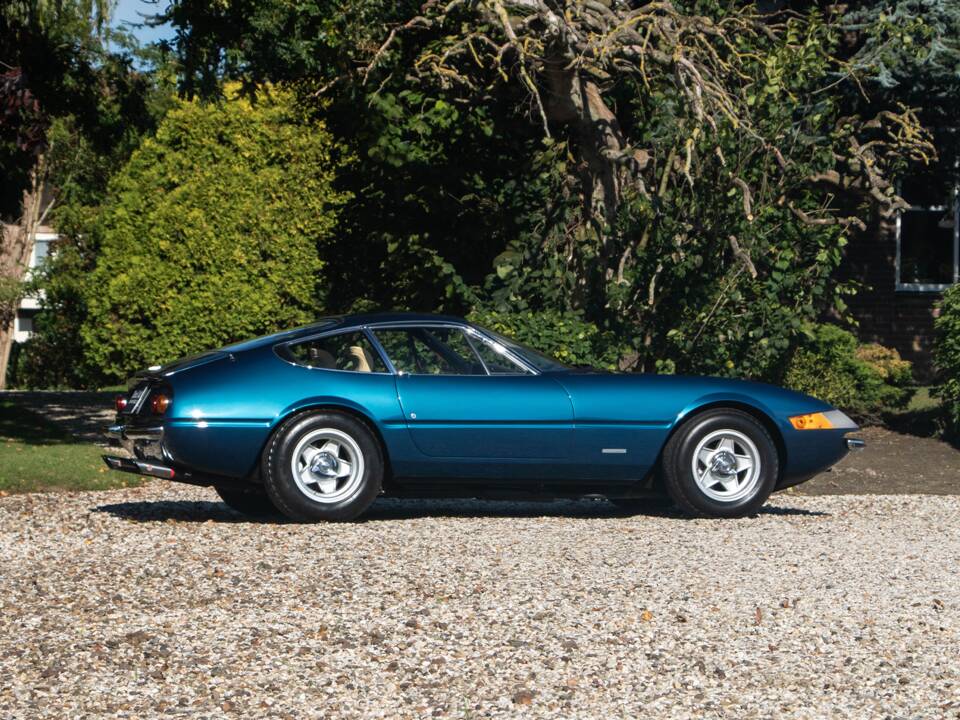 Image 7/17 de Ferrari 365 GTB&#x2F;4 Daytona (1973)