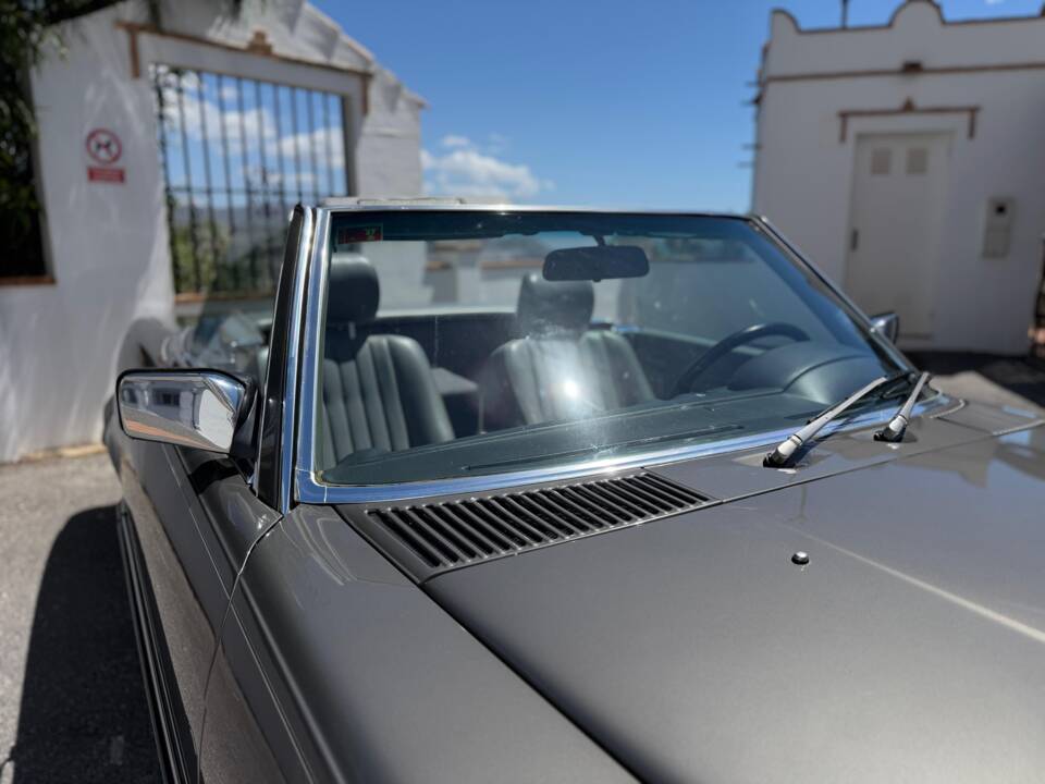 Imagen 8/12 de Mercedes-Benz 560 SL (1988)