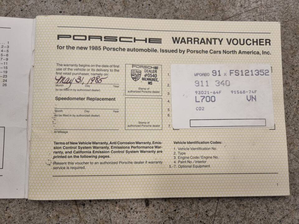 Image 38/43 of Porsche 911 Carrera 3.2 (1985)