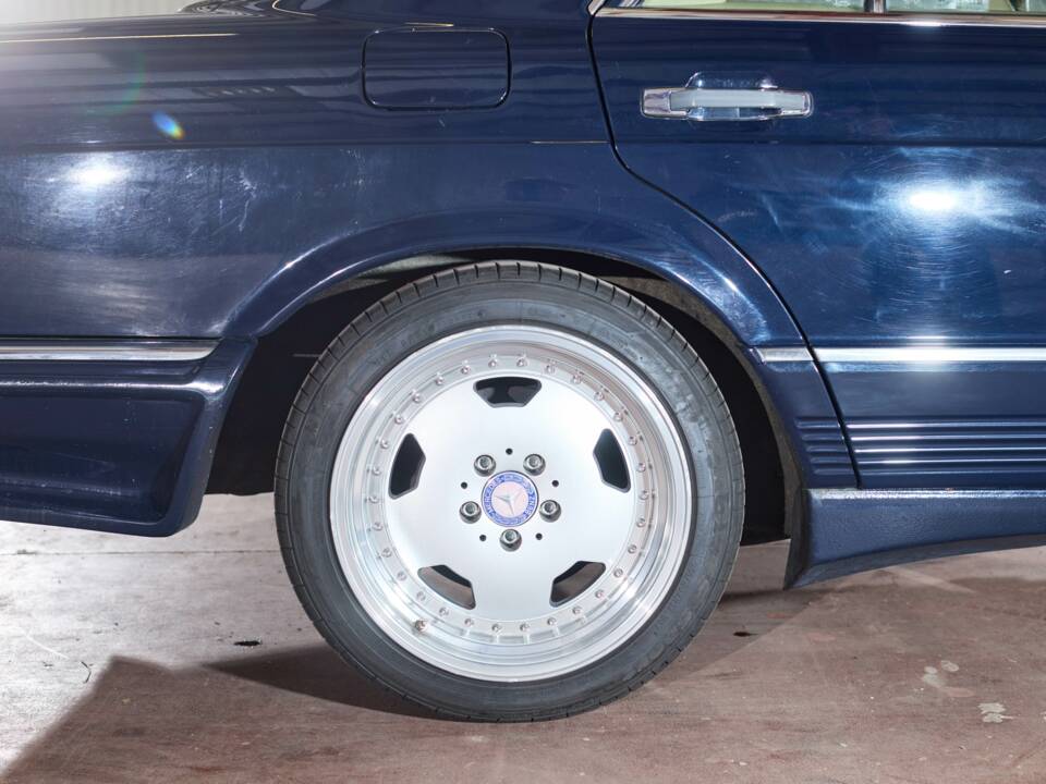 Bild 21/43 von Mercedes-Benz 380 SE (1984)