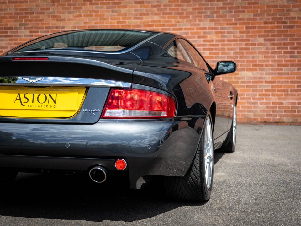 Bild 16/50 von Aston Martin V12 Vanquish S (2005)