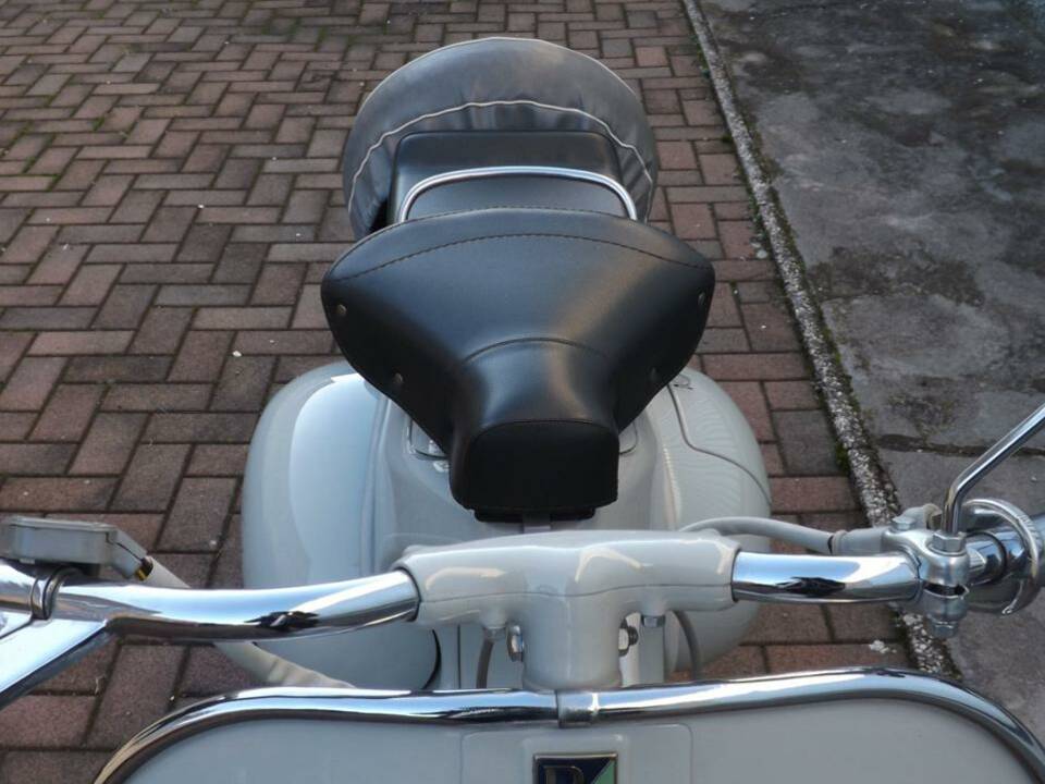 Bild 35/50 von Piaggio Vespa 125 (1955)
