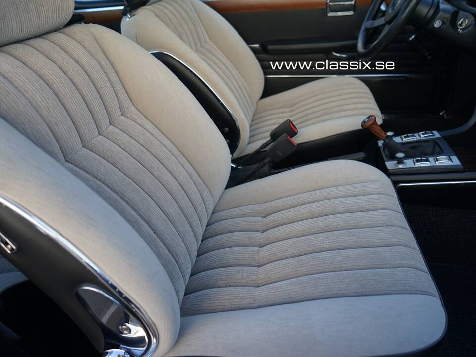 Image 31/37 of BMW 3.0 CSi (1973)
