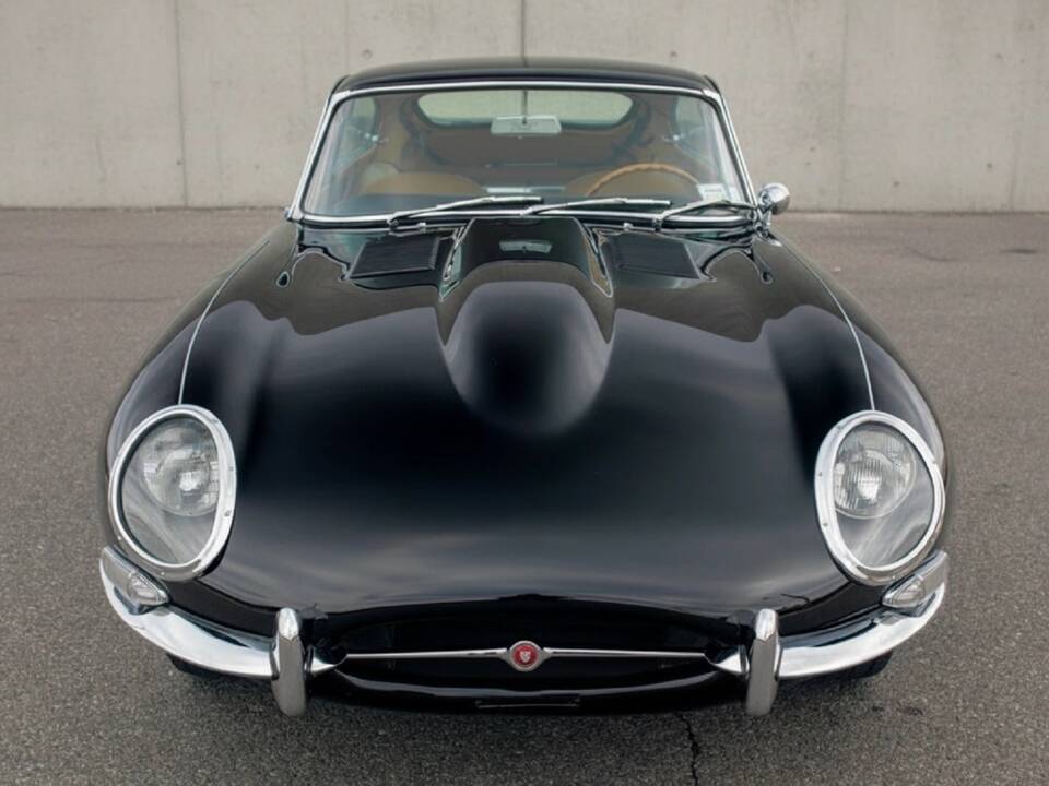 Image 2/17 de Jaguar Type E 3.8 (1962)