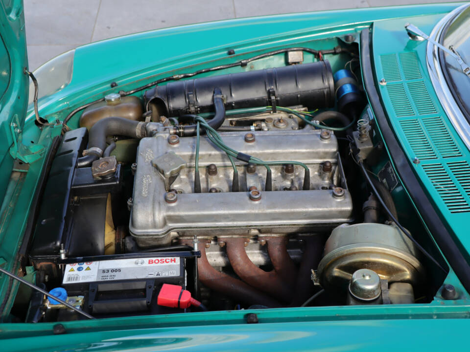 Image 8/50 of Alfa Romeo 1750 Spider Veloce (1969)