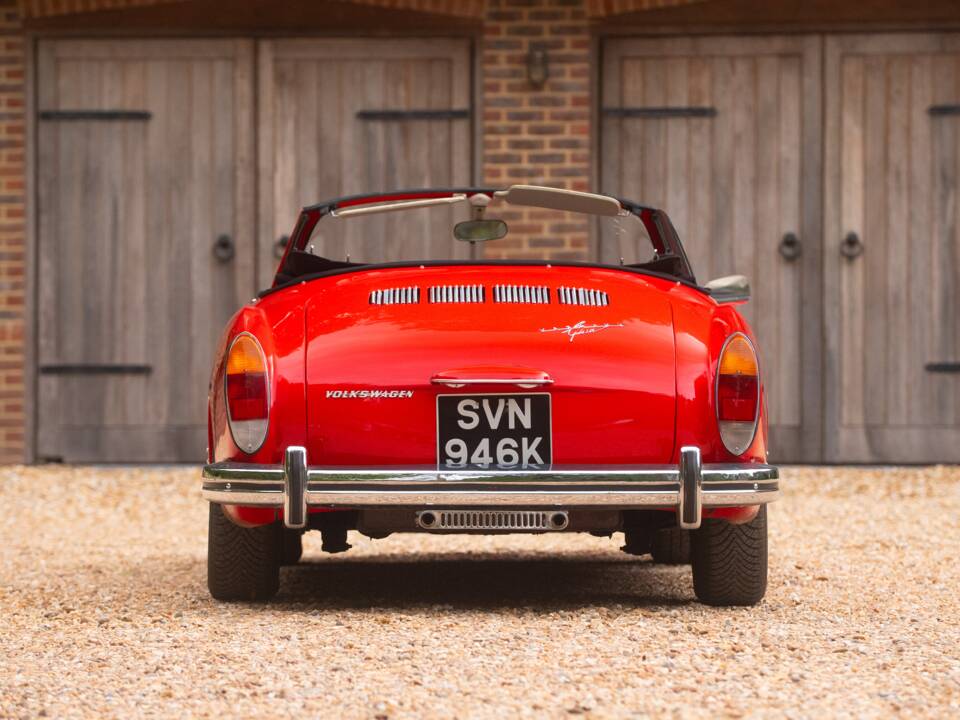 Image 21/50 de Volkswagen Karmann Ghia 1600 (1972)